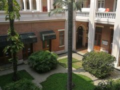 -香港大学