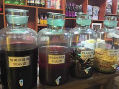 -果松木炭酸菜铜火锅·外婆参鸡汤