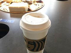 爱心馥芮白-星巴克(迪士尼小镇店)
