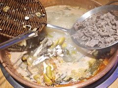 -洱火云南酸菜牛肉火锅(石景山当代商城店)