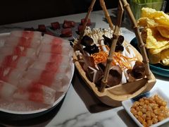 -无界釜·河豚鱼汤锅(红山动物园店)