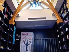 -钟书阁(松江泰晤士小镇店)