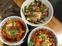 -沪小二炭火蛙锅(淮海中路美食不夜城店)