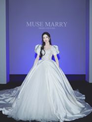 -拉瑞娜LaReine婚纱礼服高级定制