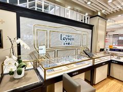 -王府井百货熙地港店