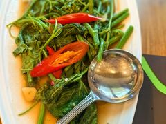 -Chom Cafe and Restaurant