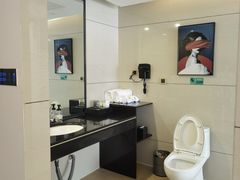 -华海酒店(茂名高铁站店)