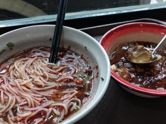 -爆炸头阿姨小四川正宗川味小吃(无任何分店)