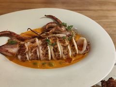 碳烤鱿鱼酸汤奶油汁-LESCEDARS Brasserie Bistro香柏树