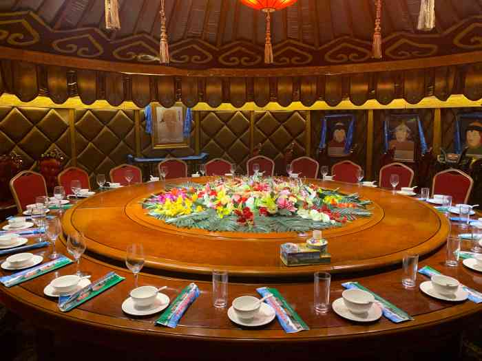 大汗行宫园林餐厅-"我们去这里聚会,烤了半只羊,味道还不错,.
