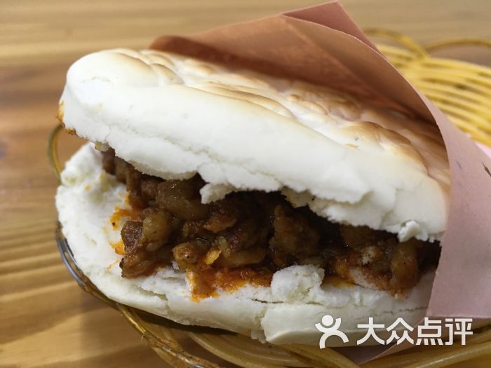 八庙沟擀面皮臊子肉夹馍图片 - 第2张