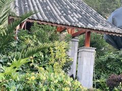 -腾冲洞山温泉村