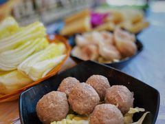 -鲜入围煮花胶鸡海鲜火锅