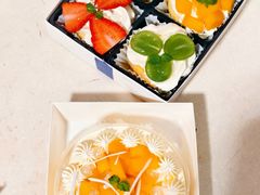 -蜜蜂小象·榴莲千层蛋糕(时代汇11栋店)