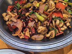 -老滇山寨•云南特色菜•地方菜•民族风情歌舞表演(金碧店)