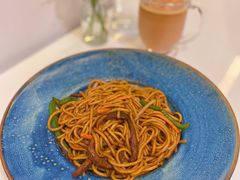 黑椒牛柳丝炒意粉-百草堂餐厅