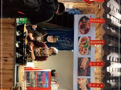 -爆炸头阿姨小四川正宗川味小吃(无任何分店)