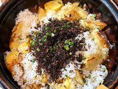 -帅巴人舅母子腊蹄民俗村