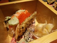 牛油果炸虾手卷-松涛日本料理