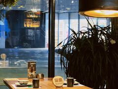 -临界音乐酒馆·小龙虾·江湖菜(华熙LIVE·鱼洞店)