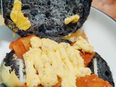 黑金瀑布鸡扒面包-鲍师傅糕点(西站店)