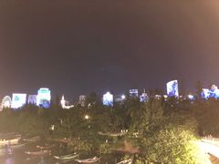 -万绿园