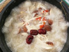 -南渝食府.墨脱石锅松茸鸡