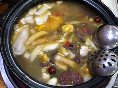 -菌之家·专业纯野生菌火锅·特色炒菌