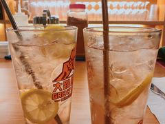 粉色金汤力-瑞食酒馆 La Taverne Suisse