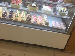 面包甜点陈列柜-面包新语(上地华联店)