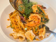 -Chom Cafe and Restaurant