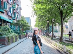 -钟书阁(松江泰晤士小镇店)