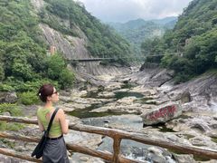 -燕子河大峡谷天坑仙境