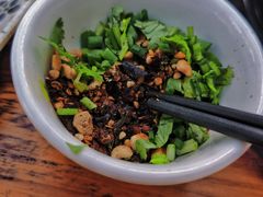 -黄利砖万峰林布依特色酸笋牛肉馆
