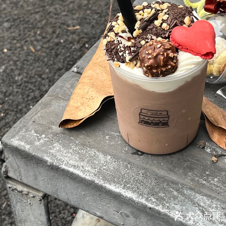 中山来了🩰快闪“费列罗”奶昔&马卡龙🎪探店