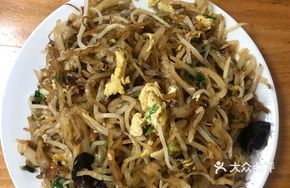 Bean Sprout and Egg Noodles with Pancake