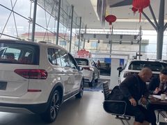 -上汽大众4S店(上海冠松店)