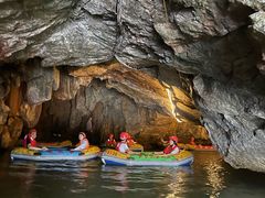 -英西峰林走廊老虎谷溶洞漂流