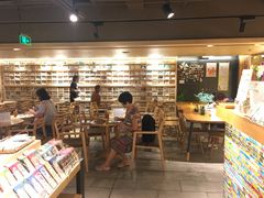 -猫的天空之城概念书店(苏州诚品店)