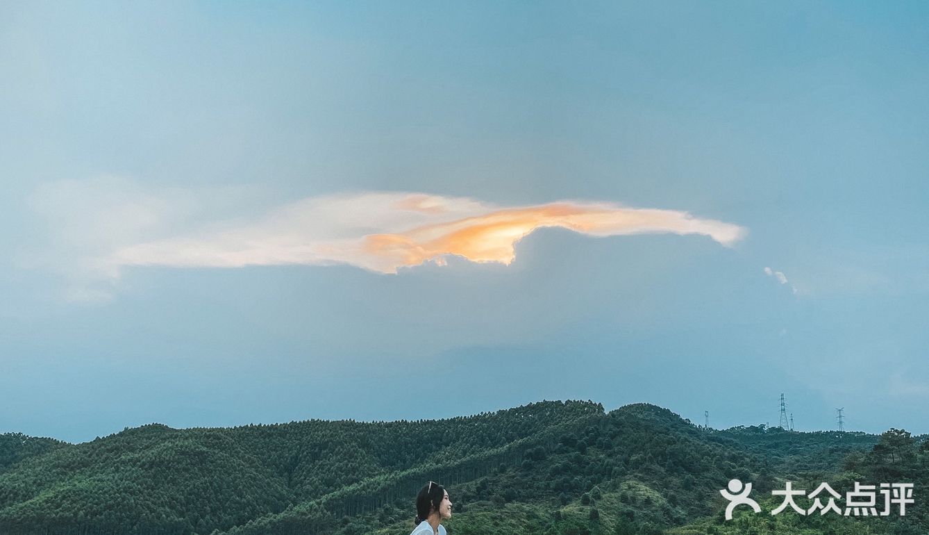 巴厘岛风情度假酒店 敲美温泉和无边泳池