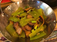 -刘姐啤酒鱼民族演艺餐厅(西街总店)
