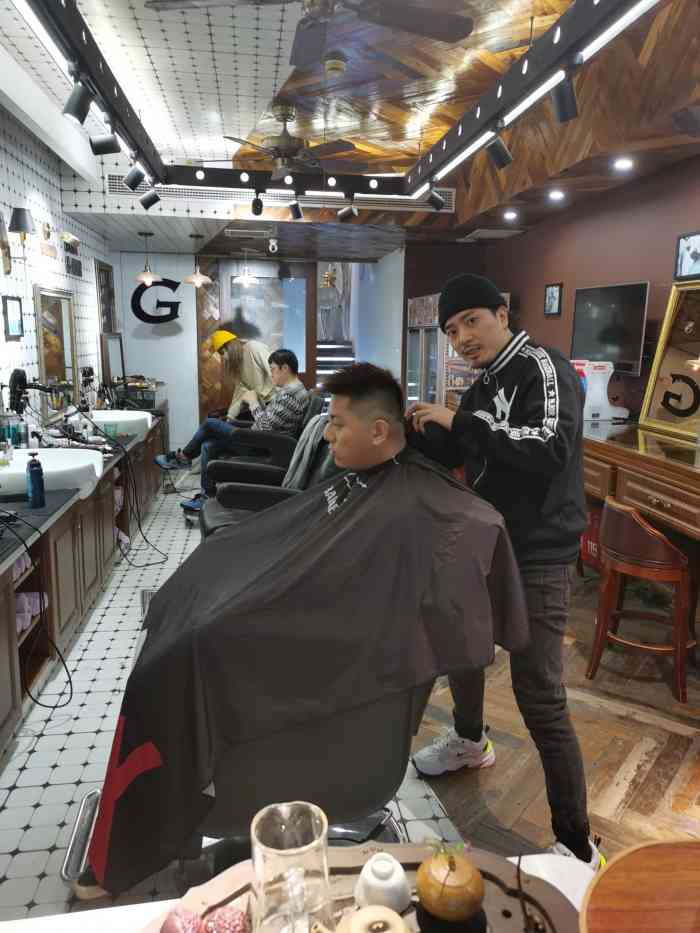 g hair 男士复古油头店(曹家渡店)-"【项目】剪发走进来第一感觉就是