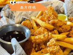 -BIGHOUSE·大房子电影主题融合餐厅(盐河巷店)