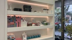 -PE SALON