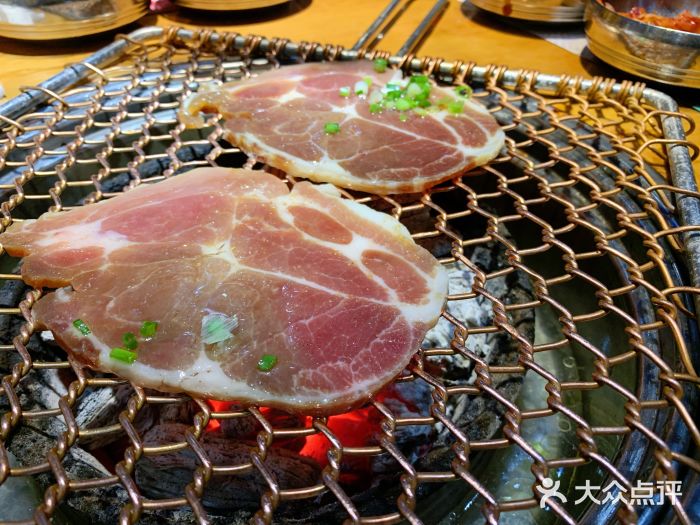 老炉家木炭烤肉(长江国际店)烤猪梅花肉图片