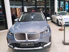 -上海宝信宝马4S店