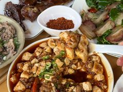 -大众跷脚牛肉馆·非遗传承单位(峨眉山店)