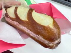 云南玫瑰乳酪碱水棒-PAOPAO Bakery&Café(港汇店)
