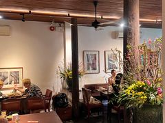 -Cuc Gach Quan Restaurant