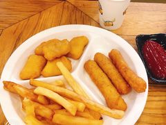 -汽车博物馆主题餐厅